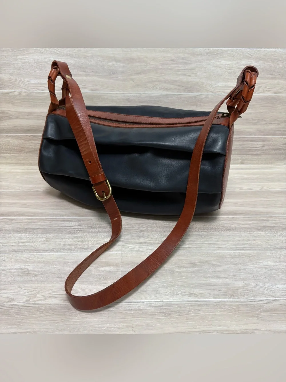 IL Gancio Blue & Brown Folded Leather Barrel Shoulder Bag